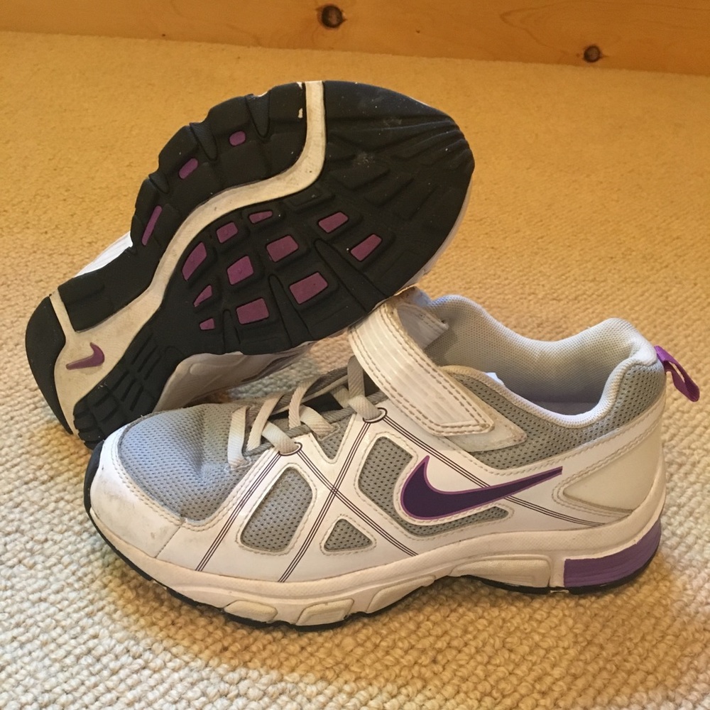 Nike girls sneakers